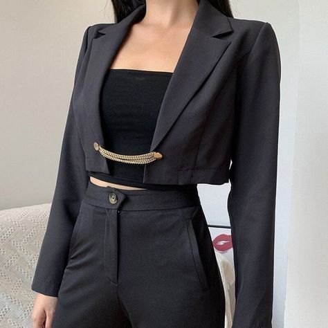 Crop Blazer Outfit, Black Blazer Outfit, Corporate Chic, Blazer Outfit, Crop Blazer, Classy Style, Cool Gifts For Women, Cropped Blazer, Suit Fabric