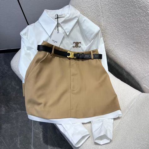 Celine Women Outfit, Fendi Outfits Women, Celine Clothes, London Aesthetic Outfits, Fashion Dream Job, Branded Outfits, Christmas Recipe, France Italy, Model Design