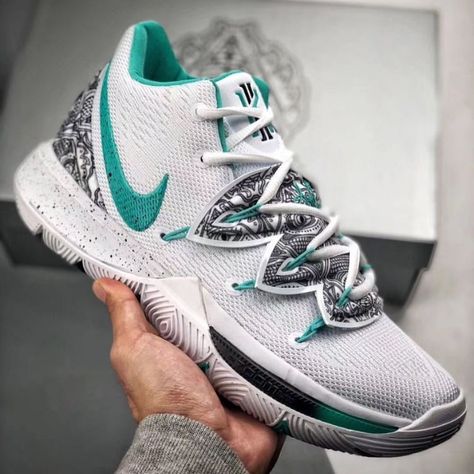 Zapatillas Kyrie Irving, Girls Basketball Clothes, Zapatillas Nike Basketball, Irving Shoes, Kyrie Irving Shoes, Zapatillas Jordan Retro, Nike Kyrie 5, Girls Basketball Shoes, Kyrie 5