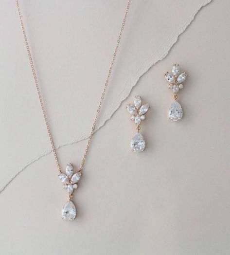 Pandant Earring Set Diamond, Gold Necklace Set Bridal, Rose Gold Necklace Set, Bridal Jewelry Ideas, Rose Gold Bridal Earrings, Wedding Necklace Set, Bracelet Rose Gold, Gold Bridal Earrings, Rose Gold Crystal