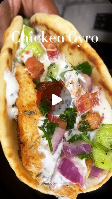 Easy Tzatziki Sauce, Easy Tzatziki, Chicken Marinate, Tomatoes Dinner, Best Broccoli Salad Recipe, Cabbage Recipes Healthy, Chicken Gyro, Broccoli Salad Recipe, Chicken Gyros