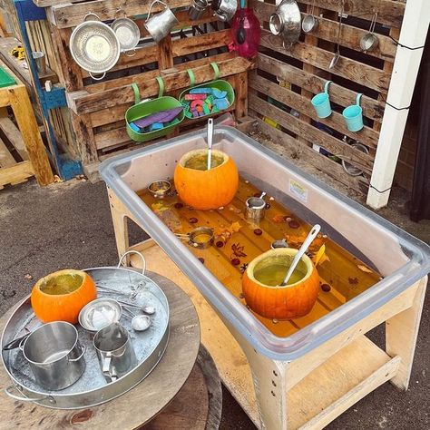 Autumn Water Play Ideas, Autumn Sand Tray Ideas Eyfs, Early Years Sensory Play, Reception Water Tray Ideas, Autumn Sand Tray Ideas, Early Years Harvest Activities, Mud Kitchen Ideas Eyfs, Pumpkin Messy Play, Eyfs Pumpkin Ideas