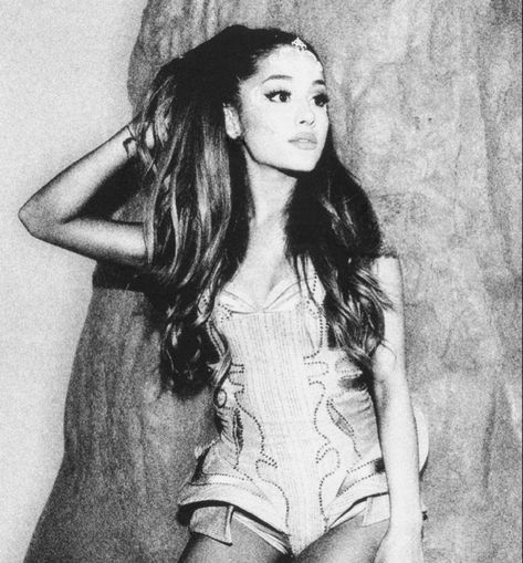 アリ + follow avediaries on instagram for ariana updates ! 🤍 Ariana Grande The Way, My Everything Ariana Grande, Ariana Instagram, Ariana Grande Music Videos, Ariana Grande Dangerous Woman, Ariana Grande Cute, Ariana Grande Photoshoot, Ariana Grande Photos, Ariana G