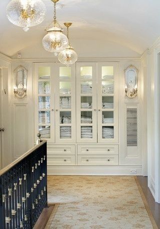 Unbelievable, elegant, built-in linen storage in this new build house on the North Shore of Long Island by Sussan Lari Architects. Hallway Linen Storage, Organizing Linens, Smart Tiles, Linen Closet Organization, 아파트 인테리어, Linen Storage, Linen Closet, Glass Doors, Home Fashion