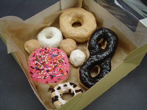 Doughnuts  toilet paper foods Toilet Paper Food Sculpture, Toilet Paper Sculpture, Tech Theatre, Toilet Paper Roll Art, Rolled Paper Art, Clay Making, Food Sculpture, Paper Food, Clay Things