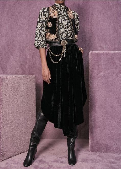 Lilith Aesthetic Outfit, 70s Gothic Fashion, Maximalist Goth Fashion, Goth Maximalism Fashion, Gothic 70s Fashion, Vintage Maximalism Fashion, Goth Pirate Outfit, Dark Maximalism Outfits, Goth Western Style