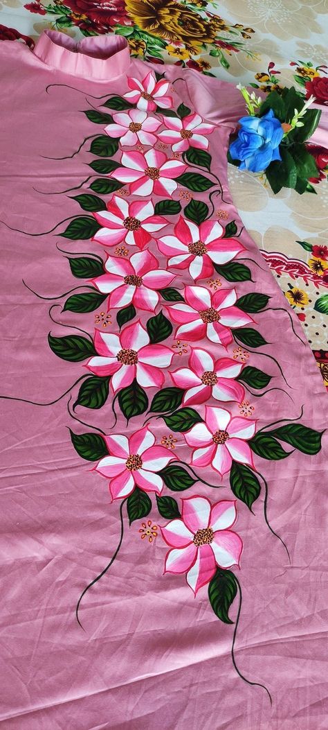 Fabric Painting Designs For Kurtis Easy, Fabric Painting Kurti Design, Fabric Painting Designs For Kurtis Unique, Easy Fabric Painting Designs, Simple Fabric Painting Designs, Suit Painting, Fabric Colour Painting, Fabric Paint Shirt, Saree Painting Designs