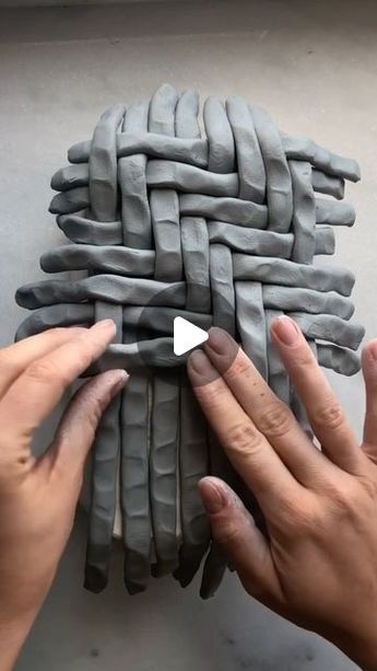 Coil Clay Projects Ideas, Pottery Modelling, Layered Objects, Clay Handbuilding Ideas, Fun Pottery Ideas, Coil Pottery Ideas, Diy Sculpture Ideas, Clay Modelling Ideas, Air Dry Modeling Clay