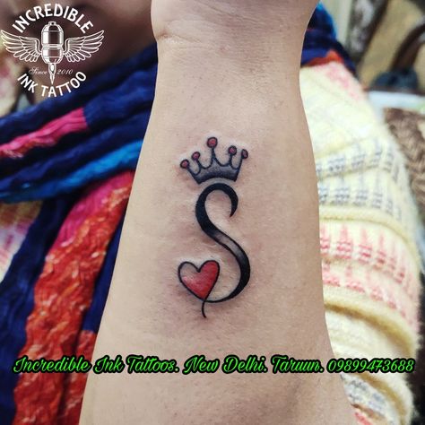 S Letter Tattoo Design For Men, Ns Tattoo Designs, Surya Tattoo, S Letter Tattoo, Letter Tattoos On Hand, Letter S Tattoo, Tattoos On Hand, Font Tato, Letter Tattoos