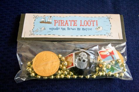 Food and Whine: Pirate Party Pirate Party Ideas, Pirate Party Food, Party Ideas Games, Pirates Theme, Family Meal Ideas, Pirate Party Favors, Caribbean Party, Potato Brownies, Pirate Themed Birthday