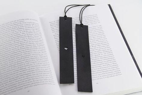 Couple Bookmarks, Minimalist Bookmark, Heart Minimalist, Bookmarks For Books, Norse Pagan, Minimalist Drawing, Cute Bookmarks, Leather Bookmark, Christmas Book