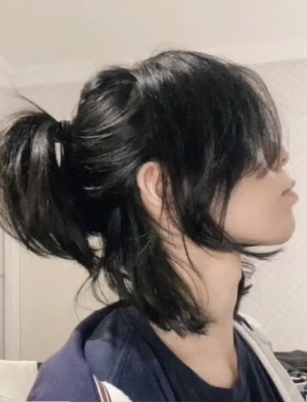 Hairstyle Inspiration Aesthetic, Soft Mullet Haircut Korean, Short Hair Bangs Hairstyle Ideas, Miyamura Izumi Hairstyle, Different Haircuts For Medium Hair, Rindou Haircut, Wolf Cut Tied Up Hair, Wolfcut Hairstyle Ideas, Hairstyles For Wolfcut Short