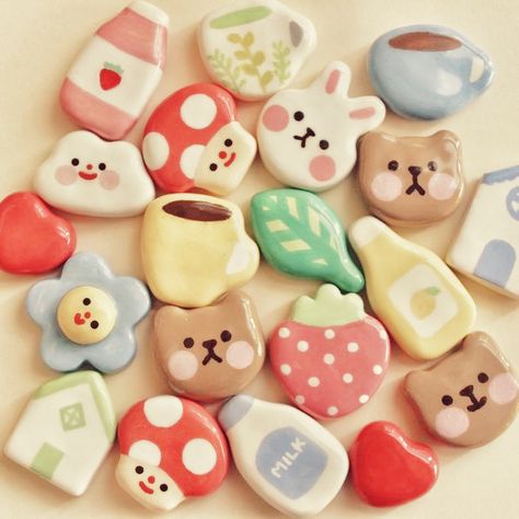 #smallclaybizgoals Pastel Cupcakes, Clay Magnets, ดินปั้น Polymer Clay, Tanah Liat, Clay Diy Projects, Clay Crafts Air Dry, Cute Polymer Clay, Cute Clay, Clay Art Projects