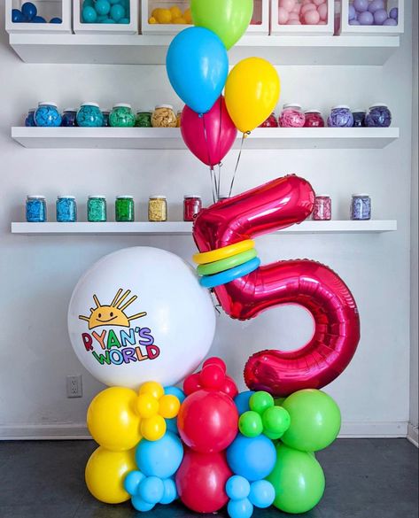 Balloon Number Bouquet, Ryan's World Birthday Party, Lake Birthday, Balloon Artist, 5th Birthday Party Ideas, Balloon Painting, Third Birthday Party, Balloon Stands, World Party