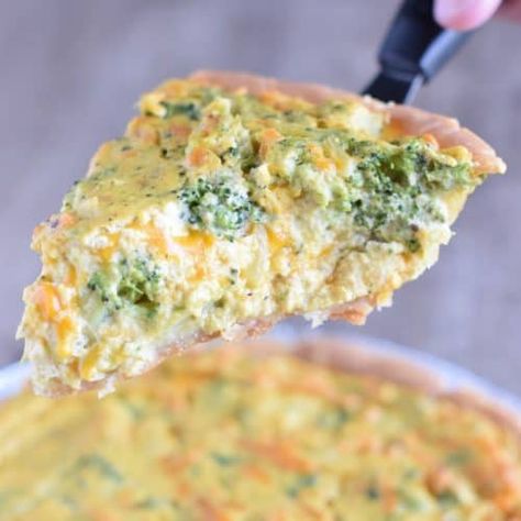 Cheesy Broccoli Vegan Quiche - Watch Learn Eat Pie Crust Quiche, Breakfast Tofu, Broccoli Cheddar Quiche, Vegan Quiche, Broccoli Quiche, Vegan Pie Crust, Vegan Broccoli, Frozen Pie Crust, Cheesy Broccoli