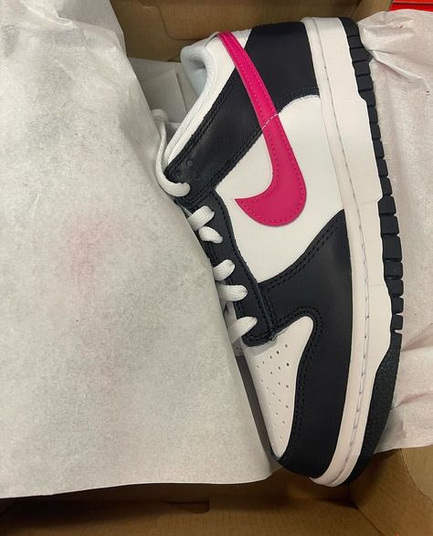 Pink Panda Dunks, Fashion Outfits Winter, Panda Dunks, Aesthetics Fashion, Dunks Outfit, Fashion Outfits Summer, Fashionable Nails, Fashion Fall Outfits, Fashion Tattoo