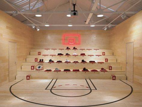 nike 1948 Nike Retail, Retail Inspiration, Retail Concepts, Retail Interior, Environmental Design, Retail Space, Pop Up Stores, Nike Store, Pop Up Shops