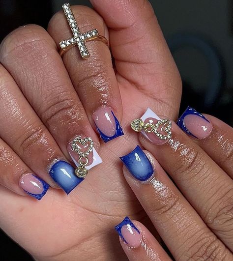 Blue Vacay Nails, Short Blue Acrylic Nails Designs, Short Nails Blue Design, Square Nails Blue, Nails Poses, Purple And Blue Nails, Blue And Gold Nails, Nails Dark Blue, Practice Nails