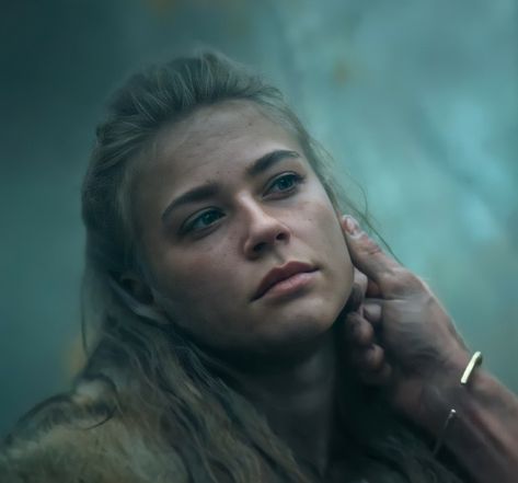 Jeanne Goursaud Barbarians, Thusnelda Barbarians, Jeanne Goursaud, King Robert Baratheon, Barbarian Woman, Royalty Aesthetic, The Last Kingdom, Arte Fantasy, Aging Well