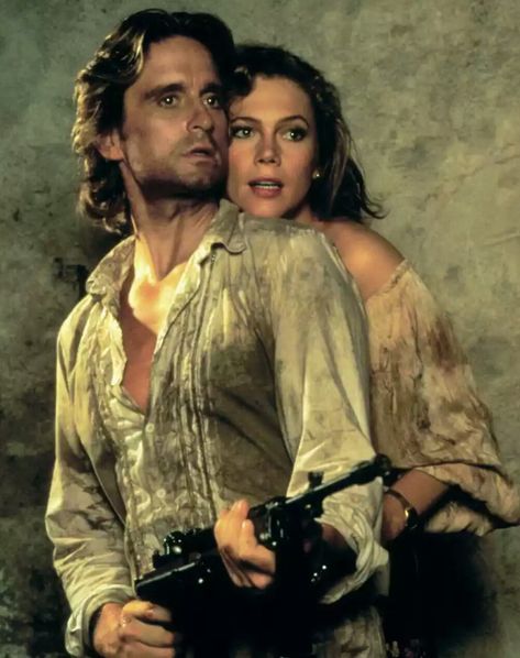 Romancing the Stone 80s Theme Party Outfits, Kathleen Turner, Romancing The Stone, Michael Douglas, Classic Hollywood Glamour, Comedy Film, Hooray For Hollywood, Worst Movies, Famous Couples