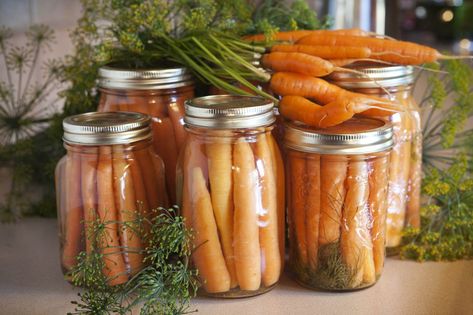 Proper Food Storage Tips From Our Kitchen To Yours Proper Food Storage, Storing Basil, How To Store Carrots, Store Fresh Herbs, Perfect Banana Bread, Baking Storage, Water Jar, Storing Fruit, How To Store Bread