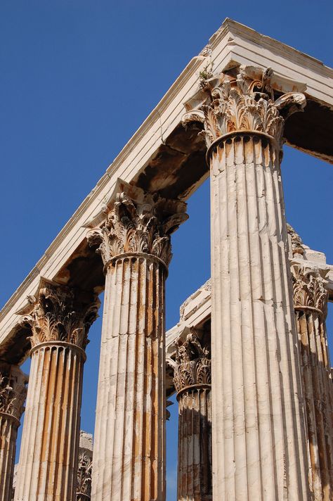 Templo de Zeus Olímpico (Atenas), de orden corintio. Temple Of Olympian Zeus, Corinthian Order, Greek Buildings, Greece Architecture, Ancient Athens, Greek Architecture, Greek Temple, Ancient Greek Architecture, Asian Architecture