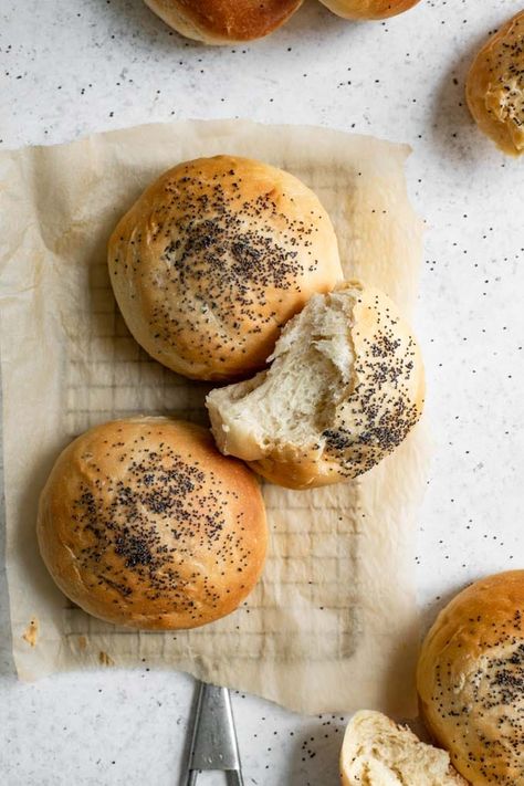 Bread Product Photography, Bread Photography Food Photo, Vegan Buns, Bread Photo, Bread Photography, Milk Buns, Coconut Buns, Bread Head, Food Photography Dessert