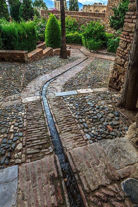 Water Rill, Copper Garden, Outdoor Gardens Landscaping, Garden Paving, Garden Area, Malaga Spain, Garden Water, Water Features In The Garden, Have Inspiration