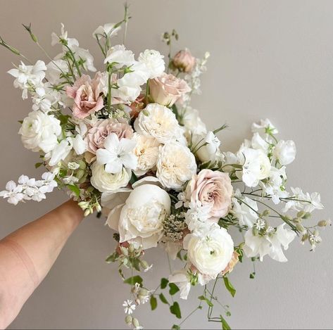 Cream Wedding Flowers, Blush Bridal Bouquet, Neutral Wedding Flowers, Champagne Flowers, Blush Wedding Flowers, Bridal Bouquet Flowers, Pink Wedding Flowers, Wedding Flower Inspiration, Neutral Wedding