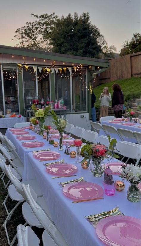 Outside Birthday Party Ideas, Backyard Baby Shower Ideas, Graduation Party Outdoor, Dinosaur Birthday Ideas, Fairytale Wedding Ring, Baby Shower Wildflower, Grad Dinner, Event Nails, Zhest Akasi