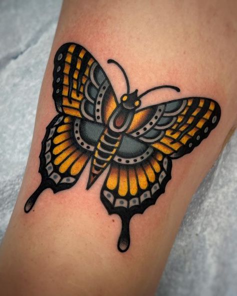 Tradional Butterfly Tattoo, Traditional Style Butterfly Tattoo, Traditional Monarch Butterfly Tattoo, Butterfly American Traditional, Trad Butterfly Tattoo, Bold Butterfly Tattoo, Neo Traditional Butterfly Tattoo, Trad Butterfly, Traditional Tattoo Butterfly