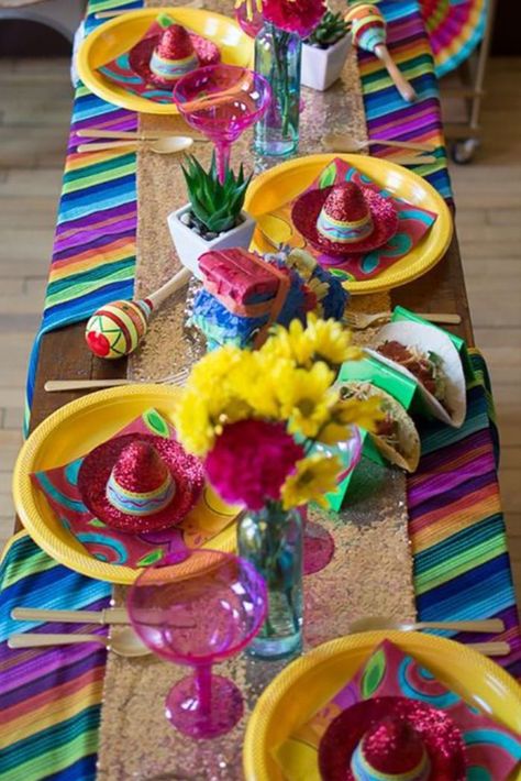 Ideas Para Decorar Una Fiesta, Mexican Night, Mexican Party Theme, Mexican Christmas, Fiesta Birthday, National Holiday, Taco Night, Mexican Party, Mexican Wedding