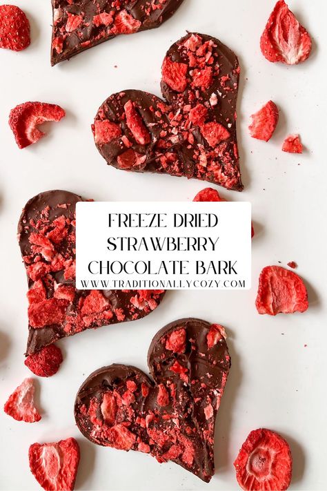 this easy two ingredient freeze dried strawberries chocolate bark is the perfect Valentines day treat! Valentines Chocolate Bark, Valentines Day Bark, Recipes With Freeze Dried Strawberries, Valentine Bark, Best Friend Tattoo Ideas, Friend Tattoo Ideas, Best Friend Tattoo, Strawberry Nutella, Strawberries Chocolate