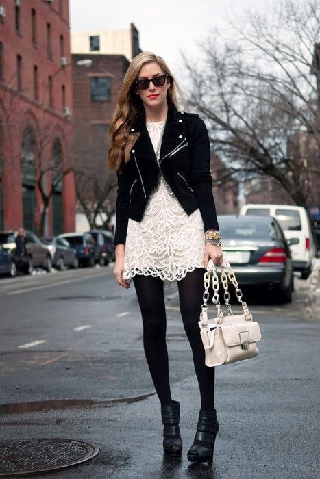 White dress + Black tights White Dress Black Tights, Senior Fashion, Emmanuelle Alt, Walking Down The Street, Punk Princess, Anna Dello Russo, Elegante Casual, Streetstyle Fashion, Looks Street Style