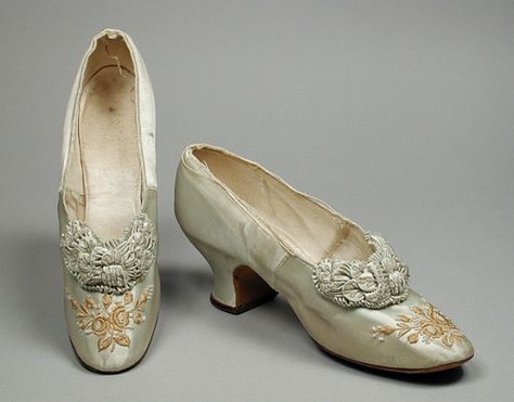 1880 Lady's Wedding Slippers  Culture: French  Medium: silk satin, sueded leather, silk, beads, embroidery 1800 Shoes Women, 1800 Shoes, 1800s Shoes, Antique Shoes, Century Shoes, French Shoes, Historical Shoes, Antique Dresses, Victorian Shoes