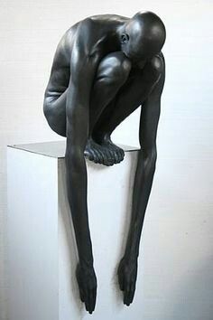 Scale and proportion: This sculpture utilizes the effect of disproportionality, as the figure's arms disproportionate to his body. Emil Alzamora, Proportion Art, Principles Of Design, Sculpture Metal, Contemporary Sculpture, Elements Of Design, Sculpture Installation, Figurative Sculpture, Elements Of Art