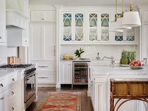 Style Profile: James Farmer - The Glam Pad James Farmer, Classic White Kitchen, Southern Homes, Classic Home Decor, Southern Home, Living Room Remodel, Room Remodeling, Traditional Kitchen, Classic House