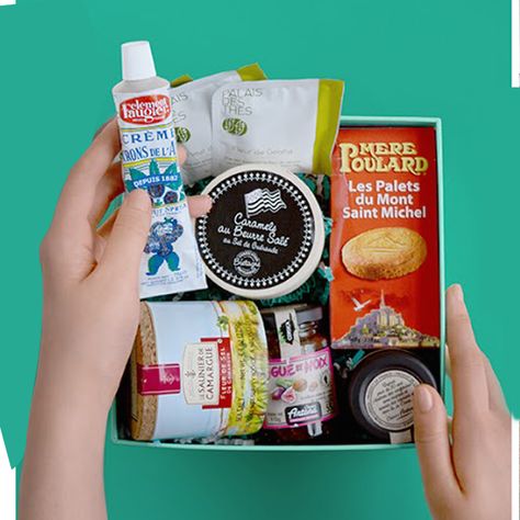 Try The World food boxes what a fun idea for a gift...a subscription for a 2 month, 6 month, or 12 month of food boxes form all around the world. Gourmet Box, Food Subscription Box, Baked Fruit, Monthly Box, Holiday Box, Honey Chicken, Tasting Table, Food 52, Subscription Boxes