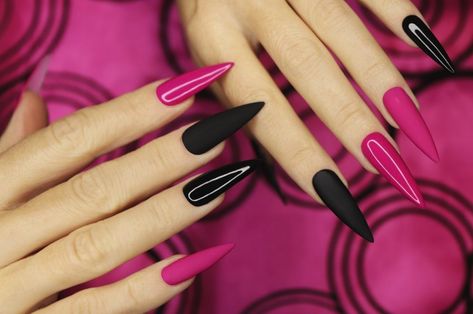 Pink And Black Nails, Pink Black Nails, Pink Stiletto Nails, Pink Nail Art Designs, Pink Nail Colors, Retro Nails, Pointy Nails, Matte Black Nails, Black Acrylic Nails