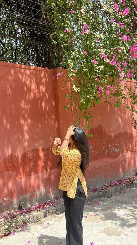 Trisha + Core + Aesthetic, Short Kurti Poses Photography, Desi Girl Post Idea, Girls In Kurti Aesthetic, Pose For Chubby Women, Short Kurti Photo Ideas, Kurti Pics Poses, Desi Girl Aesthetic Kurti, Short Kurti Poses