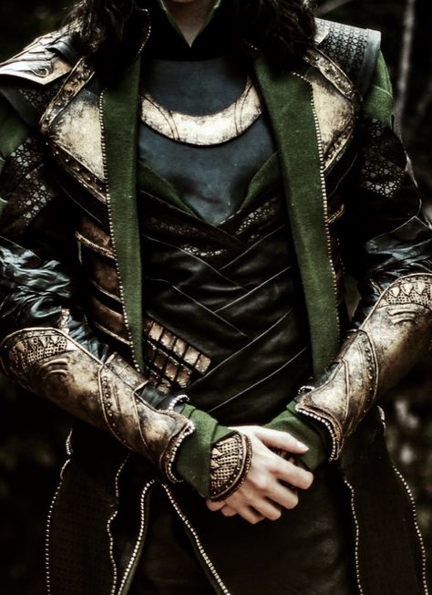 HAAANDS.....*passes out*------xo Loki Aesthetic, Loki Wallpaper, Loki God Of Mischief, Thor Loki, Loki Fanart, Skull Island, Slytherin Aesthetic, Loki Marvel, Loki Thor