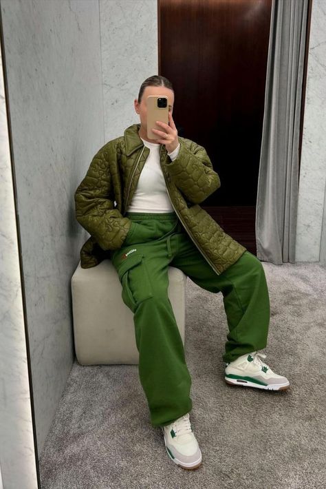 Jordan 4 Pine Green Outfit, Pine Green Outfit, Jordan 4 Outfit Men, Jordan 4 Pine Green, Sb Outfits, Jordan 4 Outfit, Green Jordans, Air Jordan Sneakers, Green Sneakers