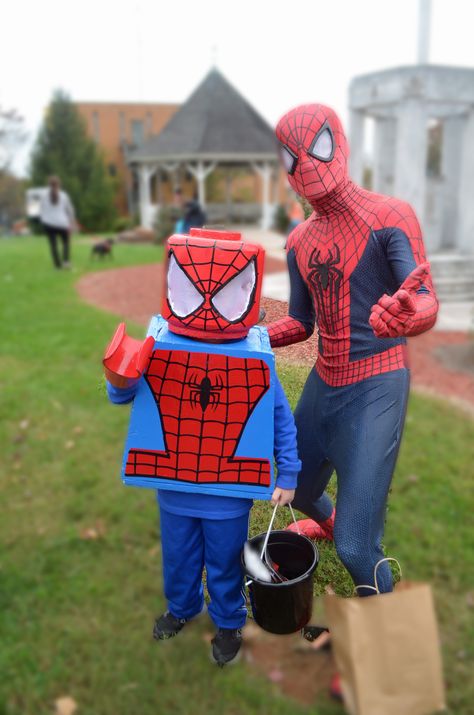 Lego Costume Diy, Easy Disney Costumes, Costume Spiderman, Kids Spiderman Costume, Spiderman Halloween, Recycled Outfit, Strange Dream, Lego Spiderman, Lego Costume