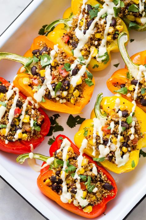 Vegan Stuffed Peppers, Quinoa Stuffed Peppers, Easy Stuffed Peppers, Vegan Quinoa, Baking Powder Uses, Overnight Oat, Peppers Recipes, Quinoa Recipes, Easy Dinners