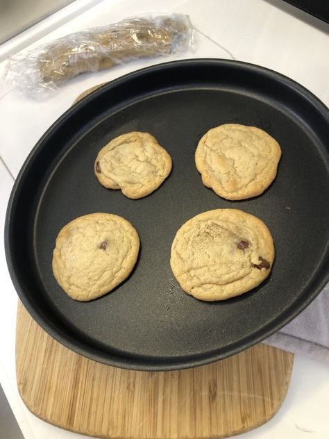 How to bake cookies in the convection microwave How To Bake Cookies, Tollhouse Cookie Recipe, Tollhouse Cookies, Toll House Chocolate Chip, Convection Microwave, Convection Cooking, Fresh Baked Cookies, Roasted Root Vegetables, Cookie Time