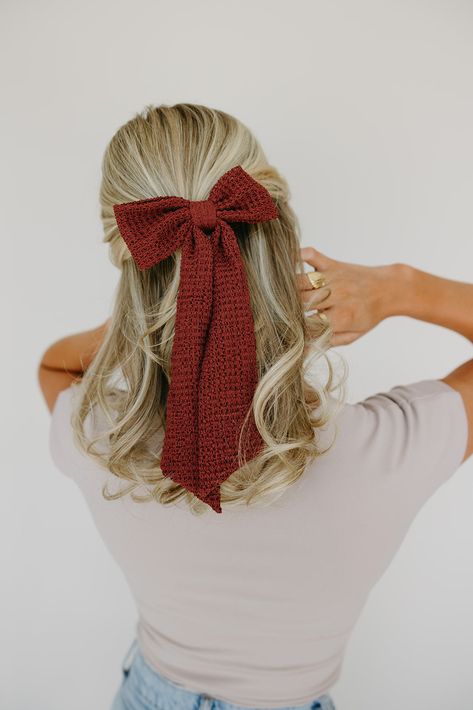 Our bows are the perfect mix of feminine, sophistication, and whimsy! This long tail bow is absolutely a must. Made with a rusty-red, stretchy, knit fabric; it matches any hairstyle and outfit, seamlessly, and with the large barrette attachment, it's so easy to apply. Elevate any look instantly with this adorable Andi Bow. Homemade Hair Bows, Large Barrette, Crochet Hair Bows, Bow Ponytail, Tiered Dresses, Bow Barrette, Bandana Hairstyles, Crochet Hair, Long Tail