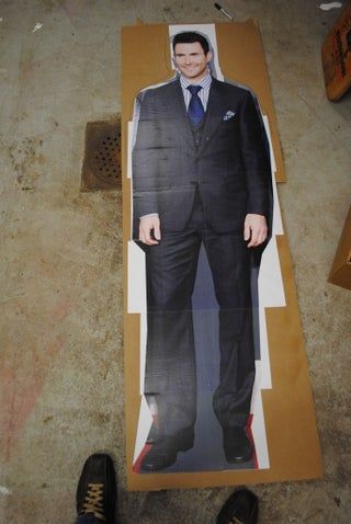 How To Make A Life Size Cardboard Cutout, Lifesize Cutouts Stand Up Diy, Diy Cardboard Character Cutouts, Celebrity Cardboard Cutouts, Life Size Cutouts Diy, Diy Life Size Cutout, Cardboard Cut Outs Life-size, How To Make A Cardboard Cutout, How To Make Cardboard Cutouts