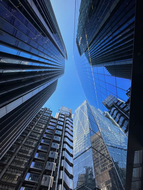 London Blue Aesthetic, London Skyscrapers, London Lights, July Wallpaper, Aesthetic London, London Vibes, High Building, London Aesthetic, Canary Wharf