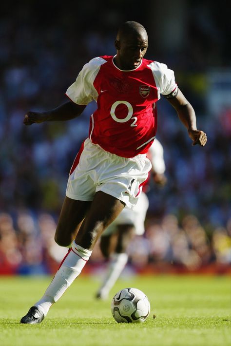 Patrick Vieira, Arsenal Wallpapers, Arsenal Football Club, Arsenal Football, Soccer Motivation, Arsenal Fc, Football Club, Football Players, Arsenal