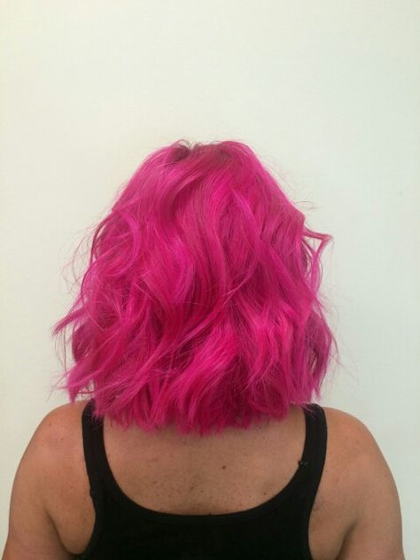 Short Hot Pink Hair, Berry Pink Hair, Pink Short Hair, Short Dyed Hair, Daily Prophet, Hot Pink Hair, Dying My Hair, Dyed Hair Inspiration, Hair Color And Cut